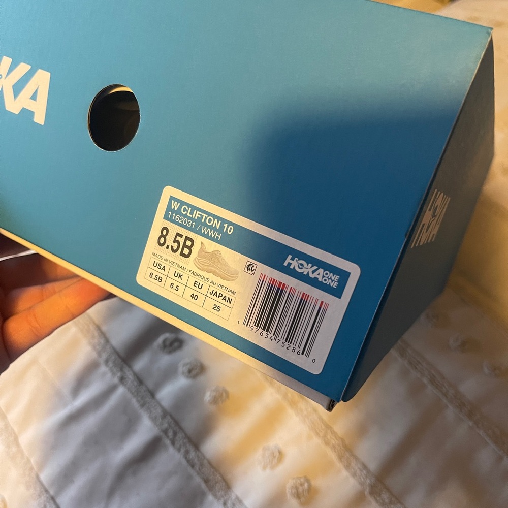 HOKA - Picture 5 of 6